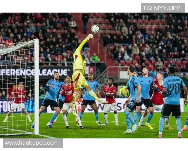 海伦芬主场迎战埃因霍温争夺荷甲积分榜关键战役