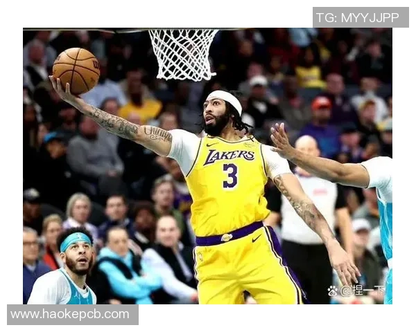 湖人对阵火箭精彩回顾图文并茂展现赛场激烈瞬间与球员风采