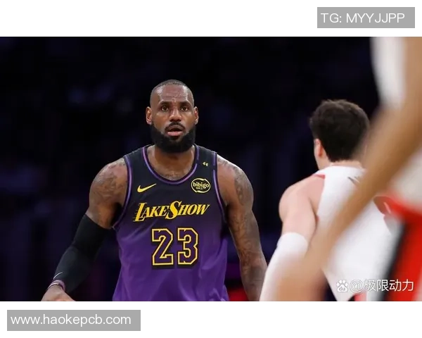 詹姆斯的篮球传奇之路:从天才少年到NBA巨星的奋斗历程 詹姆斯的篮球传奇之路:从天才少年到NBA巨星的奋斗历程