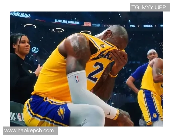 骑士与湖人对决精彩瞬间回顾及比赛亮点分析